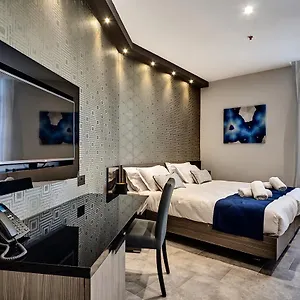3* Szálloda The District